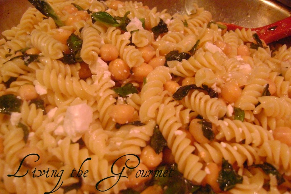 Macaroni with Fresh Basil and Chickpeas