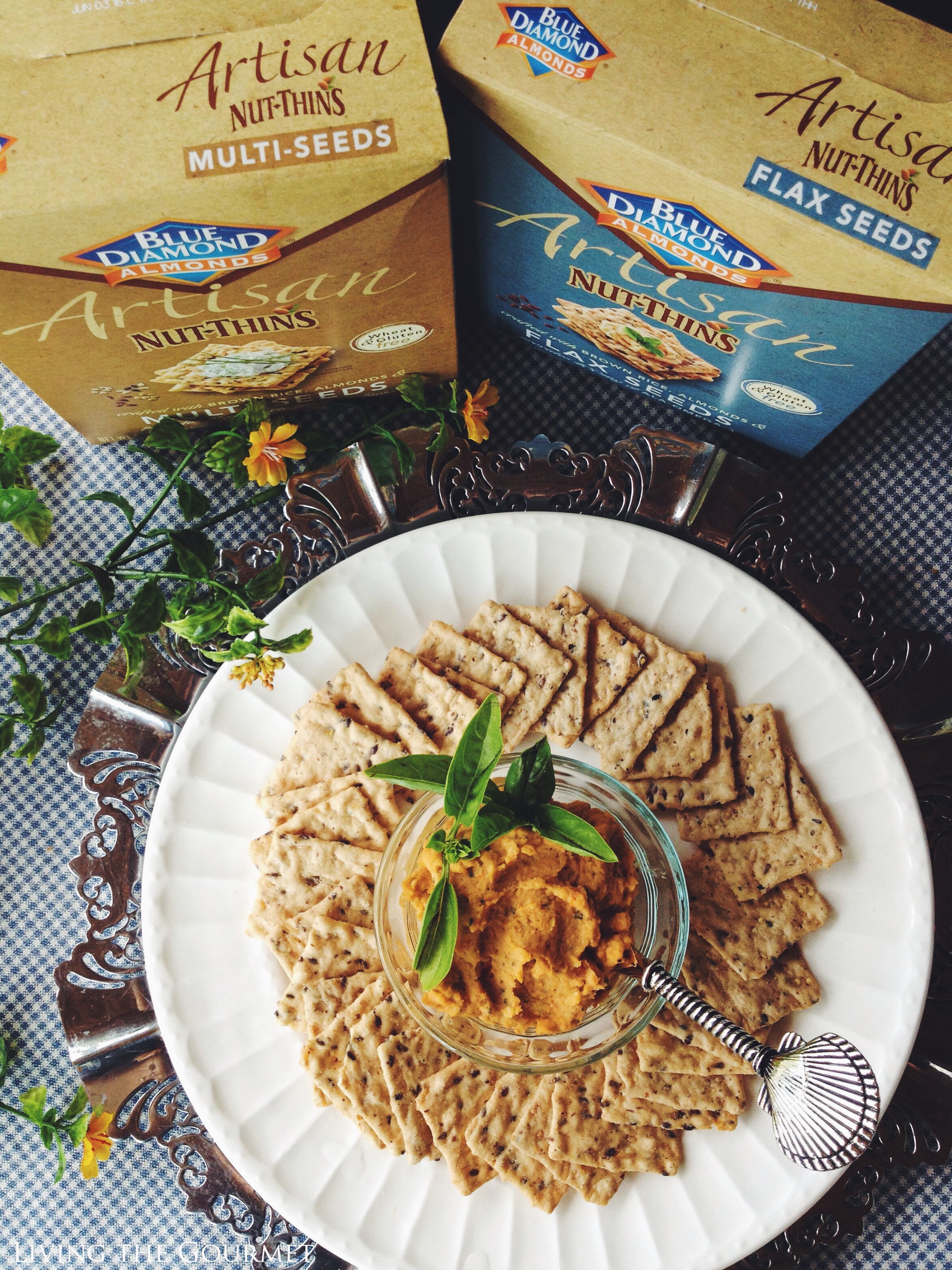 Living the Gourmet: Cannellini Bean & Sun Dried Tomato Dip | #ad