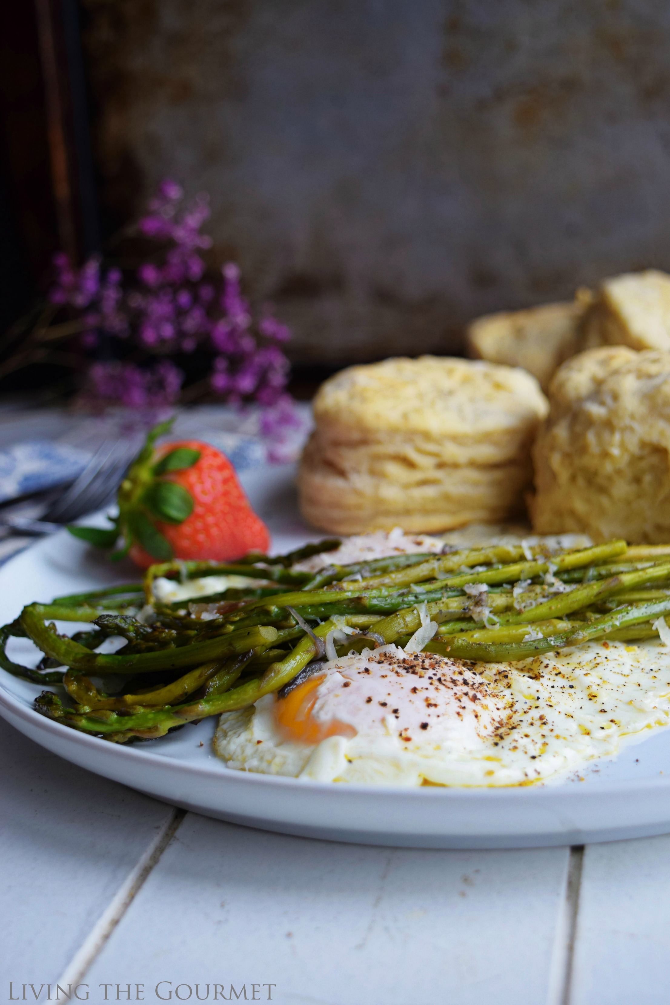 Living the Gourmet: Best Ever Buttery Flaky Biscuits