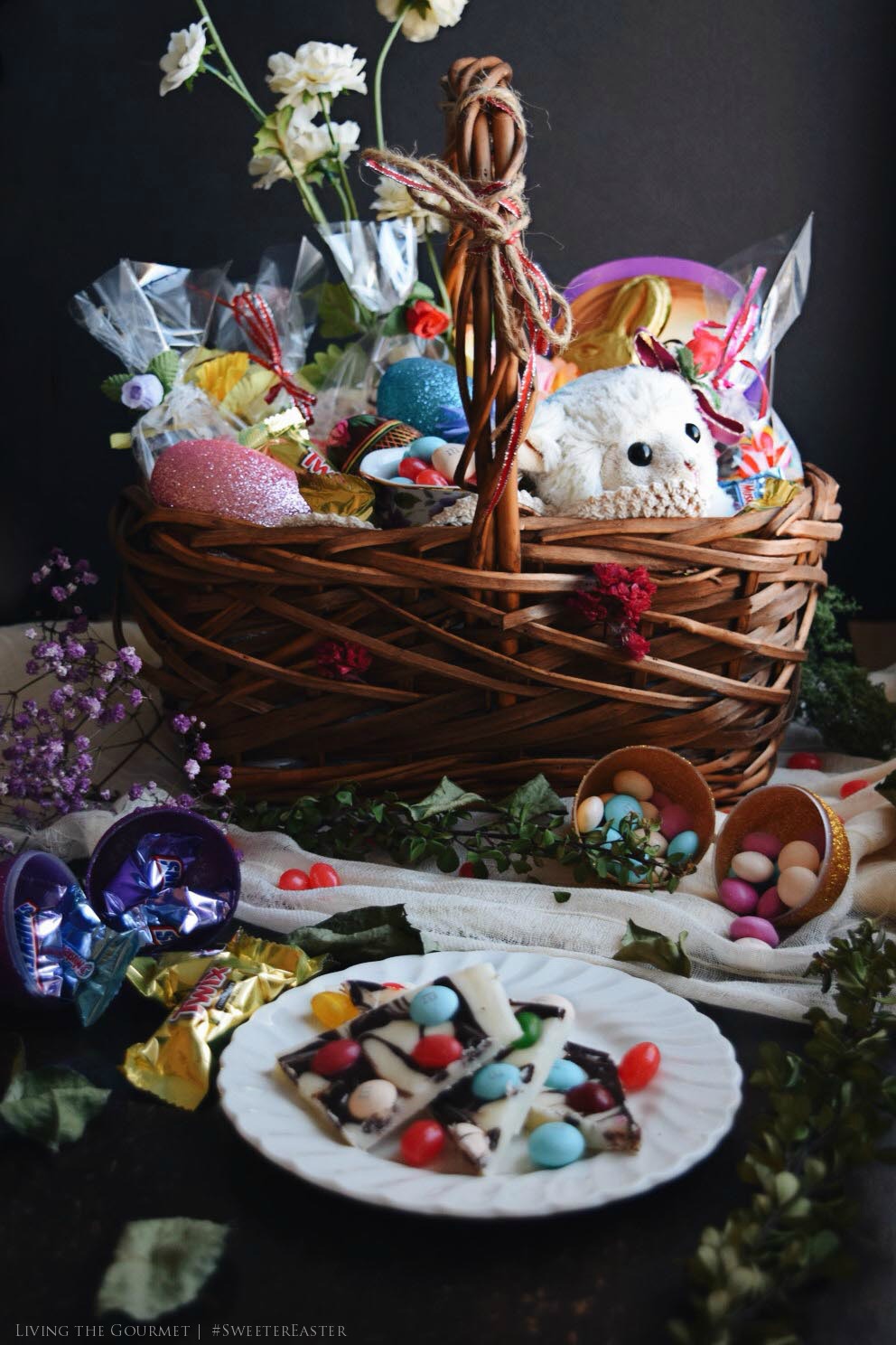 Living the Gourmet: Easter Fudge Bark 