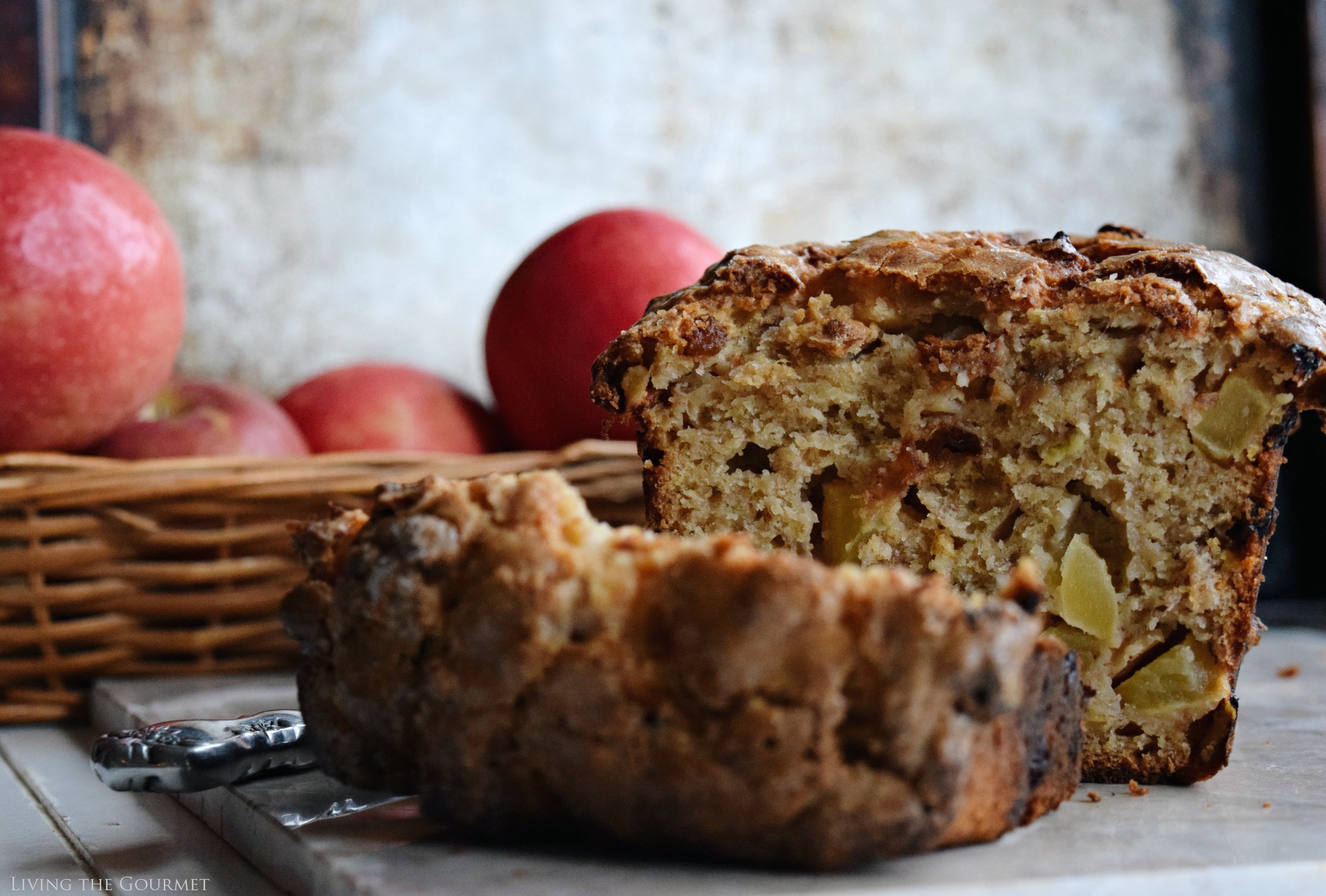 Living the Gourmet: Apple Banana Bread