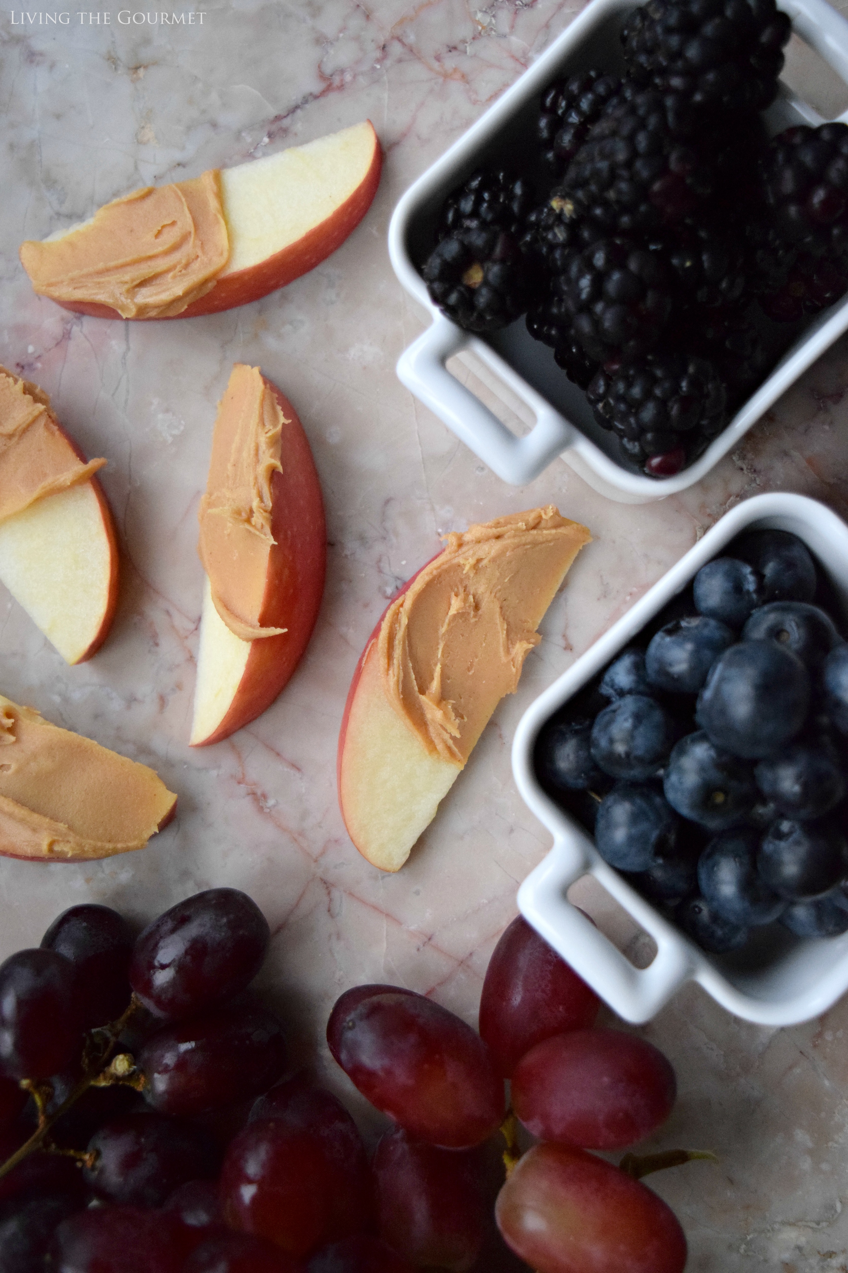 Living the Gourmet: 8 Healthy Snack Ideas to Sneak Into Your Workplace