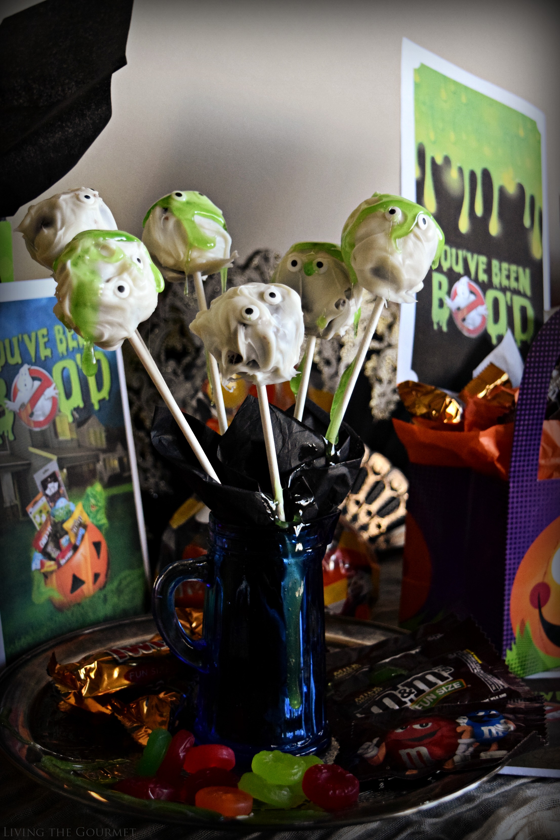 Living the Gourmet: Brownie Boo Pops | #BOOItForward #SweetSquad