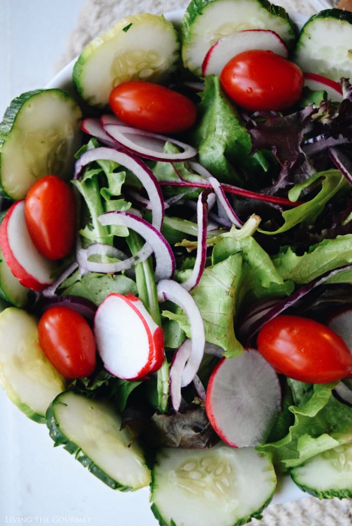 Living the Gourmet: Fresh Garden Salad and Salmon with Garden Pesto | #BBSuperFresh #SeaFoodies #ad