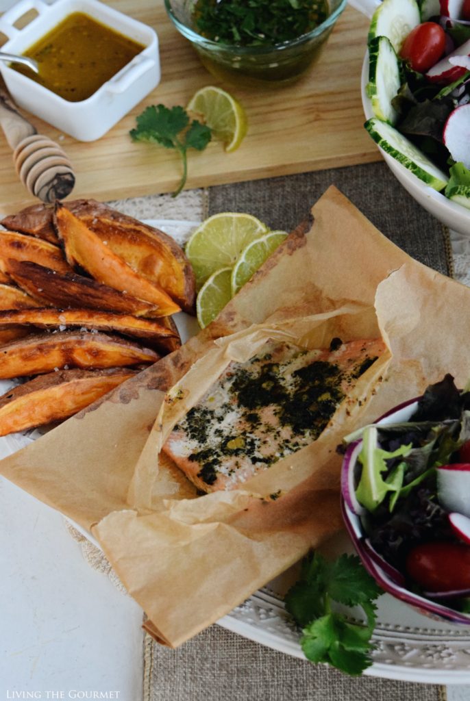 Living the Gourmet: Fresh Garden Salad and Salmon with Garden Pesto | #BBSuperFresh #SeaFoodies #ad