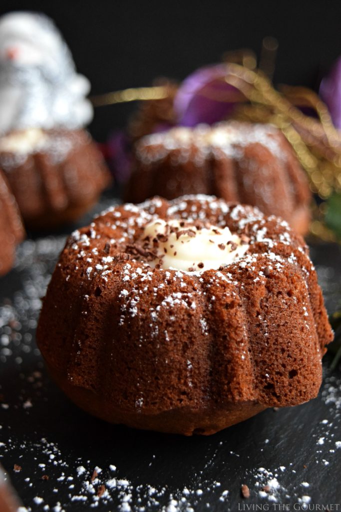 Living the Gourmet: Holiday Gingerbread Bundt | #BundtBakers