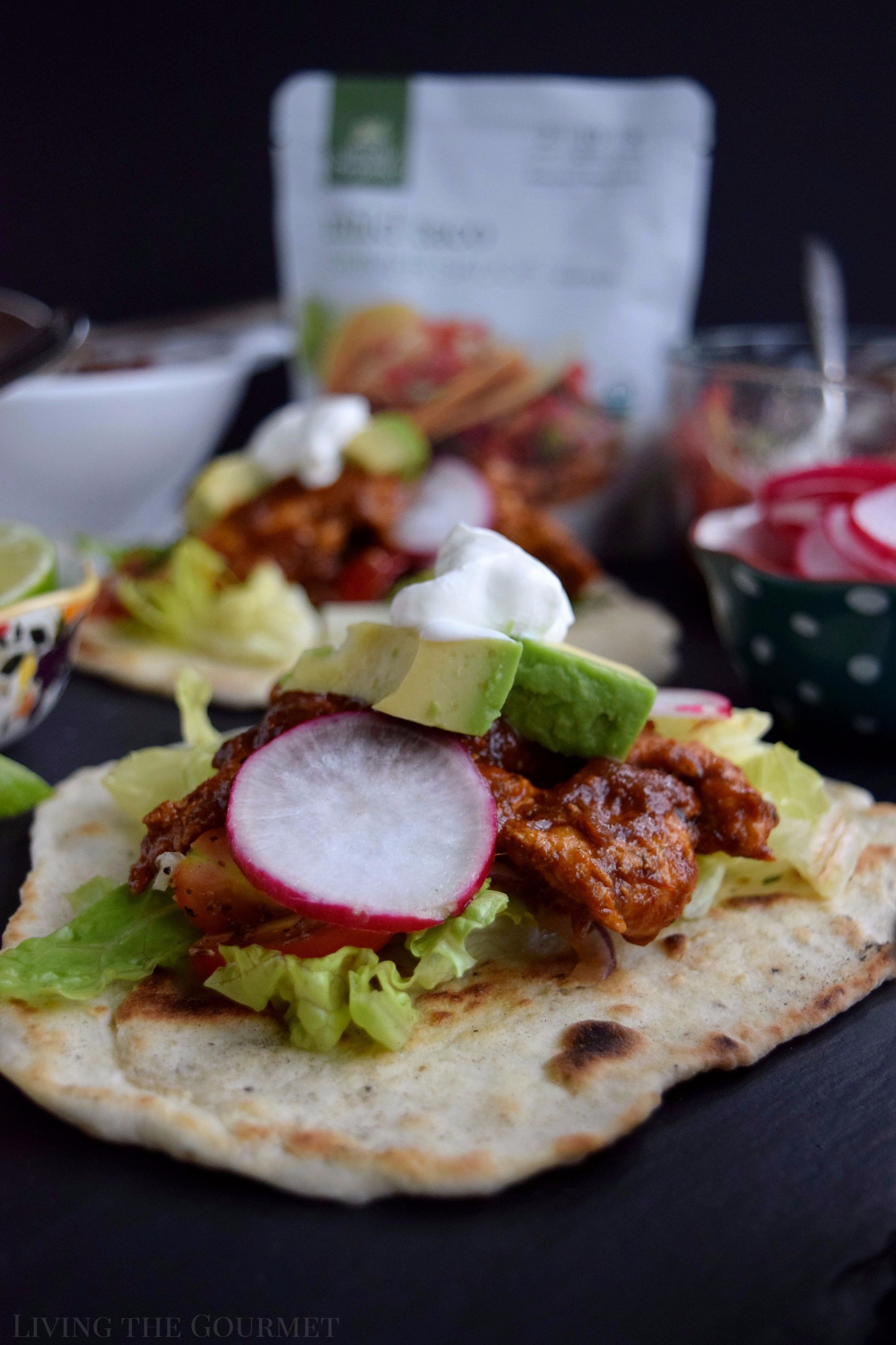 Living the Gourmet: Give your typical tacos a refresh with warm flatbreads, a fresh tomato salad and Smiply Organic Mild Taco Simmer Sauce - a chef-worthy, richly seasoned sauce made with organic ingredients! #ad