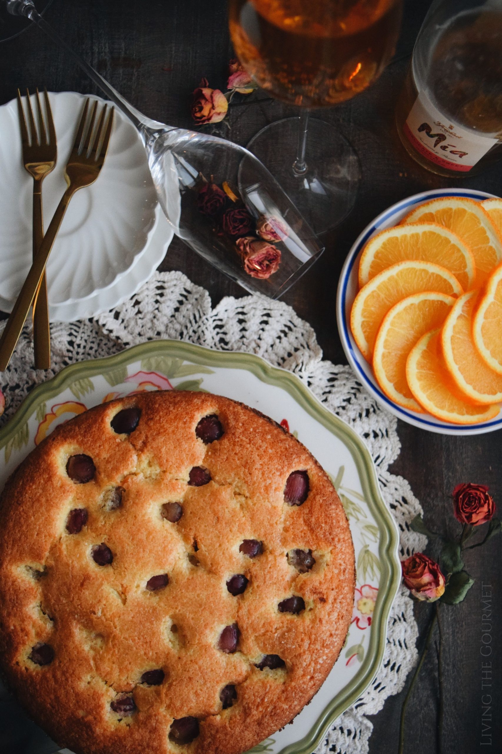 German Red Wine Cake (Rotweinkuchen) (with chocolate and cinnamon)