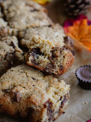 Candy Bar Blondies