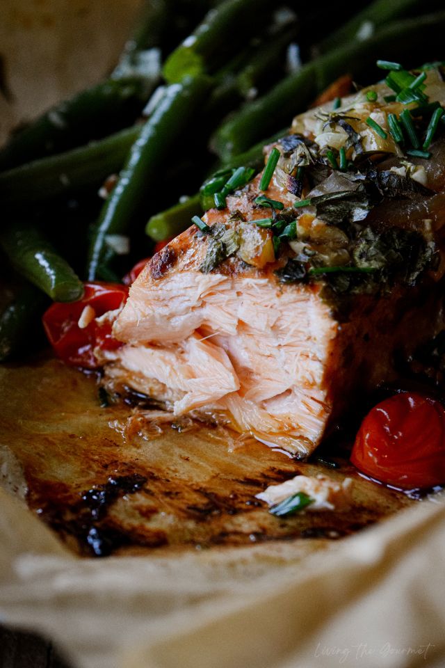 Wild Salmon En Papillote With Greens & Olives Recipe - Samsung Food