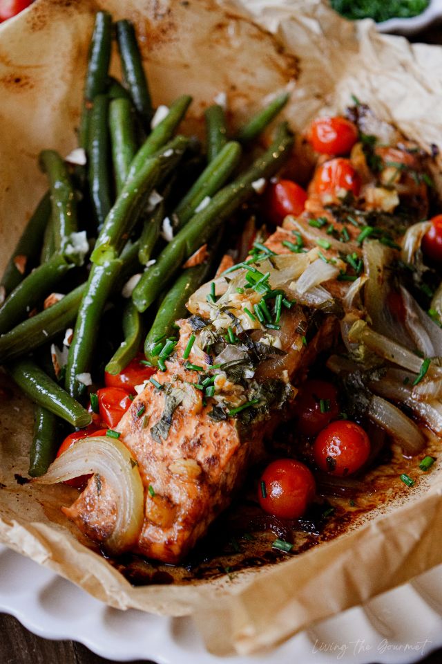 Pesto Salmon Papillote with green beans