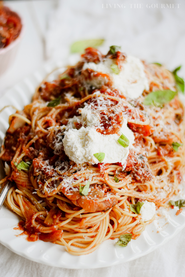 https://livingthegourmet.com/wp-content/uploads/2023/08/Eggplant-Tomato-Pasta-Whipped-Ricotta-6.png