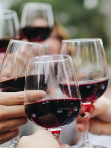 How to Enjoy Wine Like an Expert At Your Next Social Event