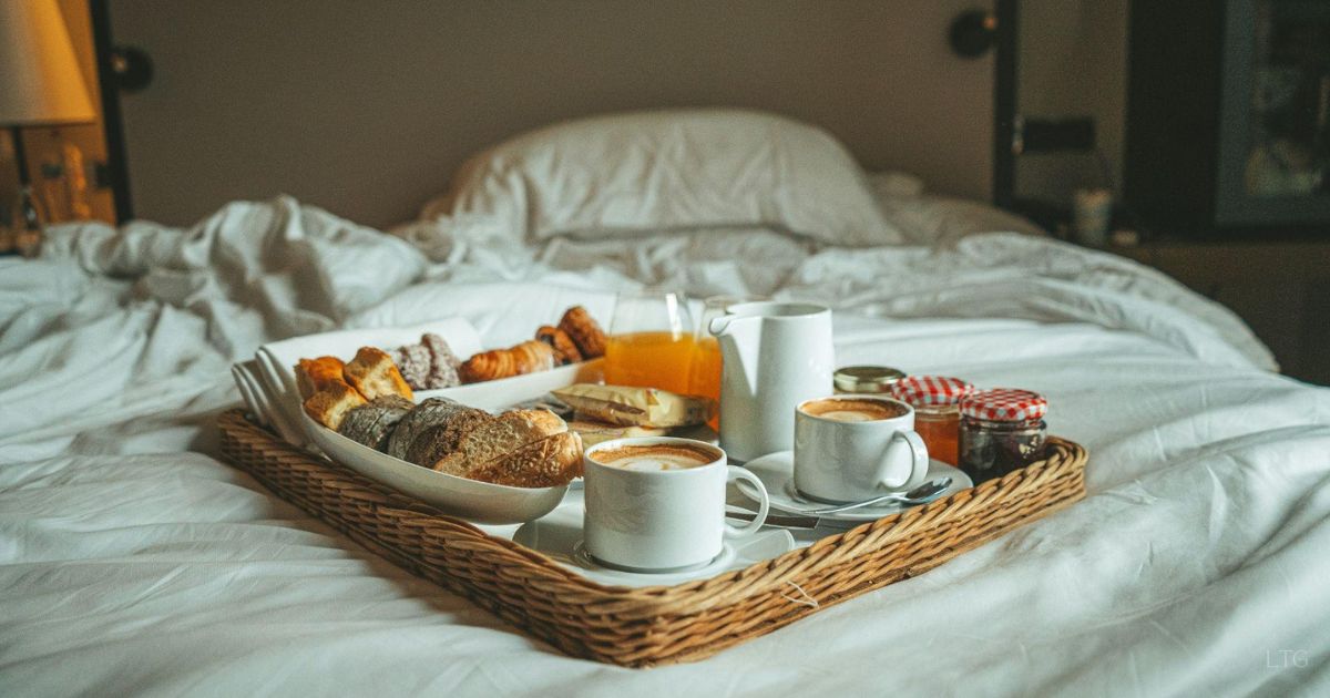 How to Prepare a Cozy Breakfast in Bed