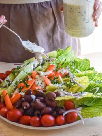 Creamy Buttermilk Salad Dressing