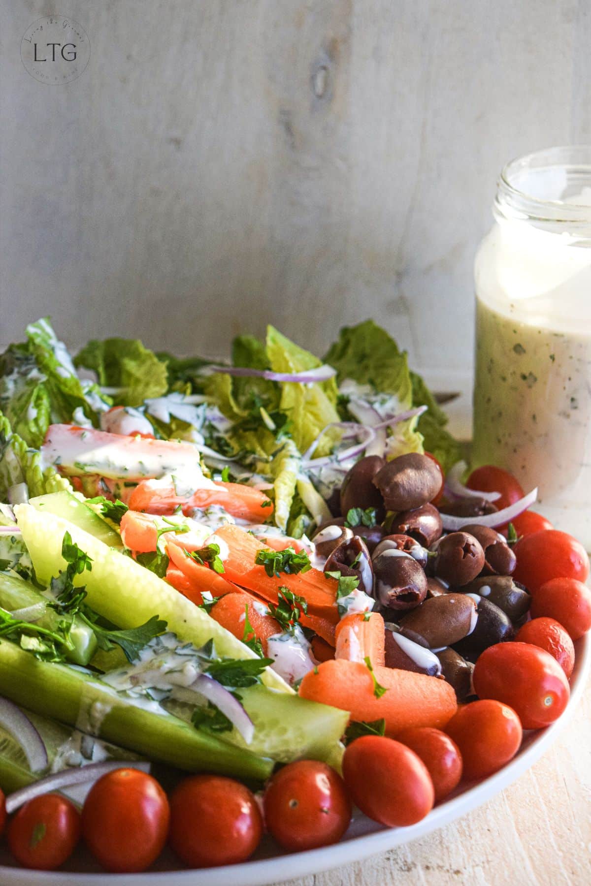 Creamy Buttermilk Salad Dressing