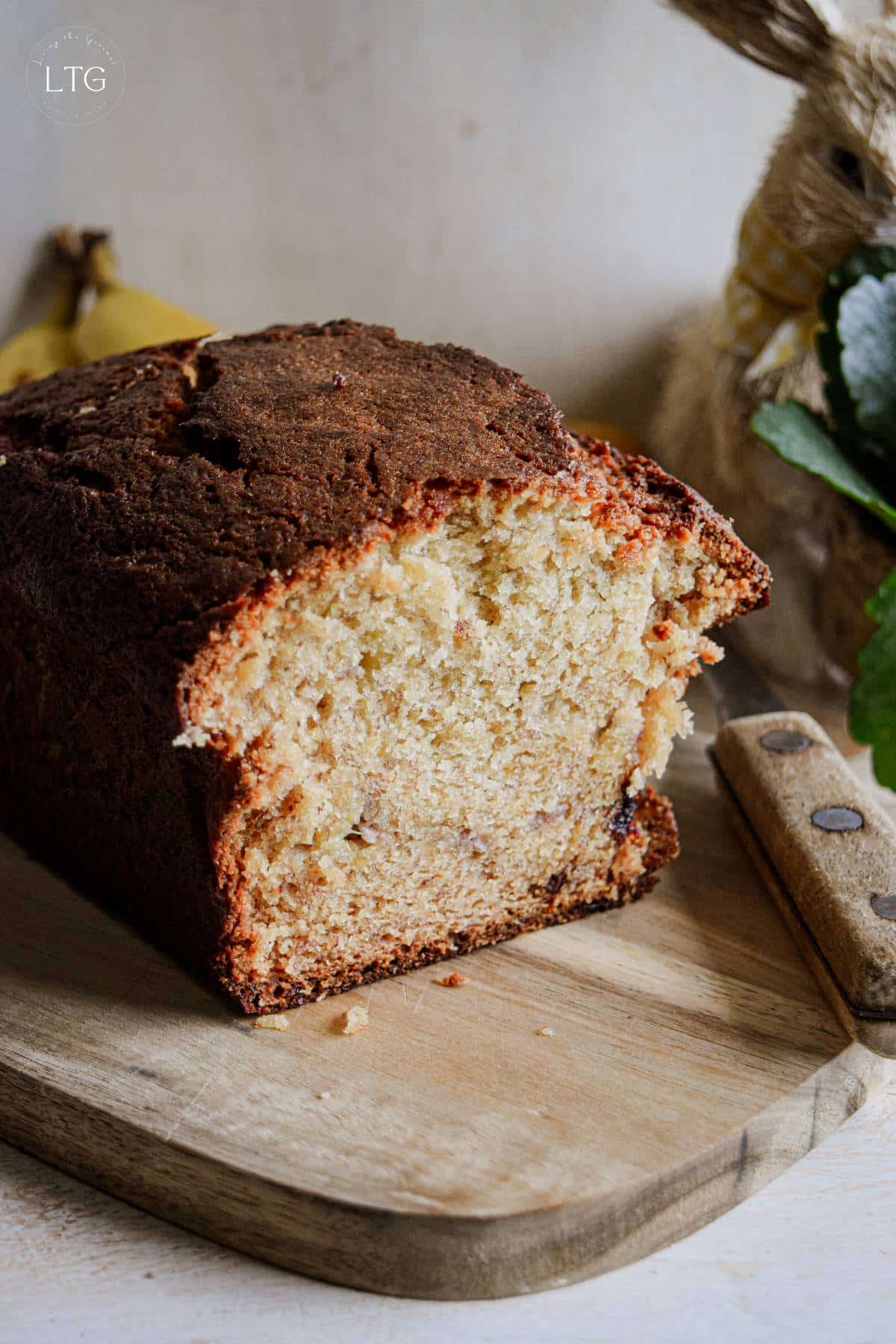 Simple Banana Bread (Easy Recipe with Video)