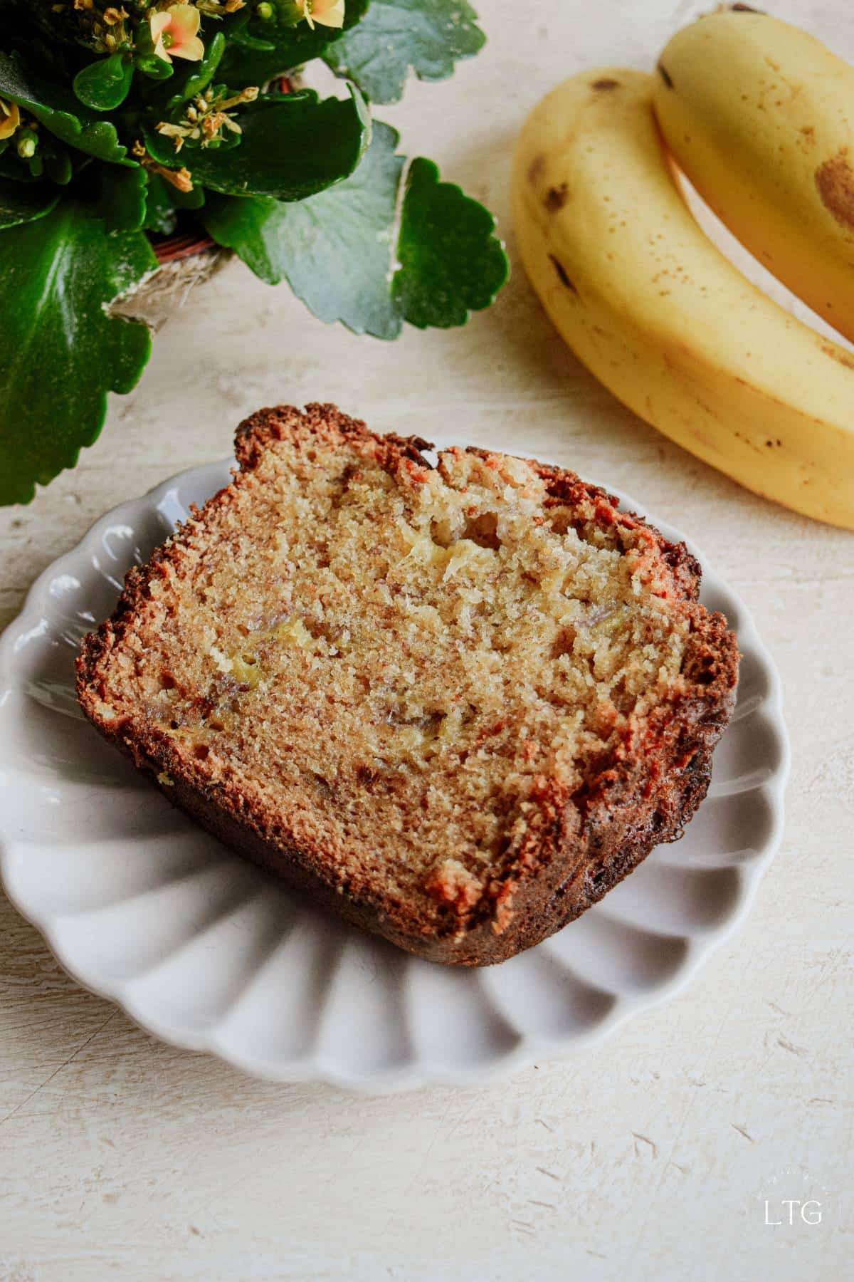 Simple Banana Bread (Easy Recipe with Video)