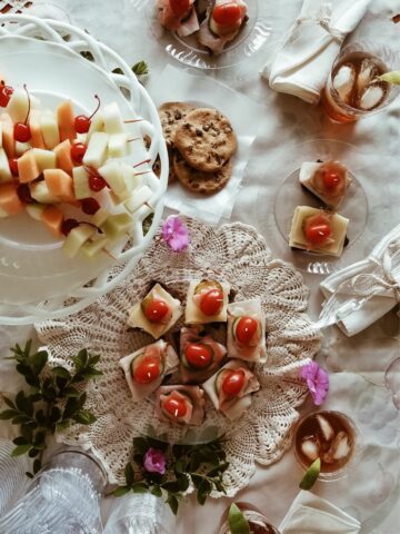 How to Host a Small-Space Dinner Party