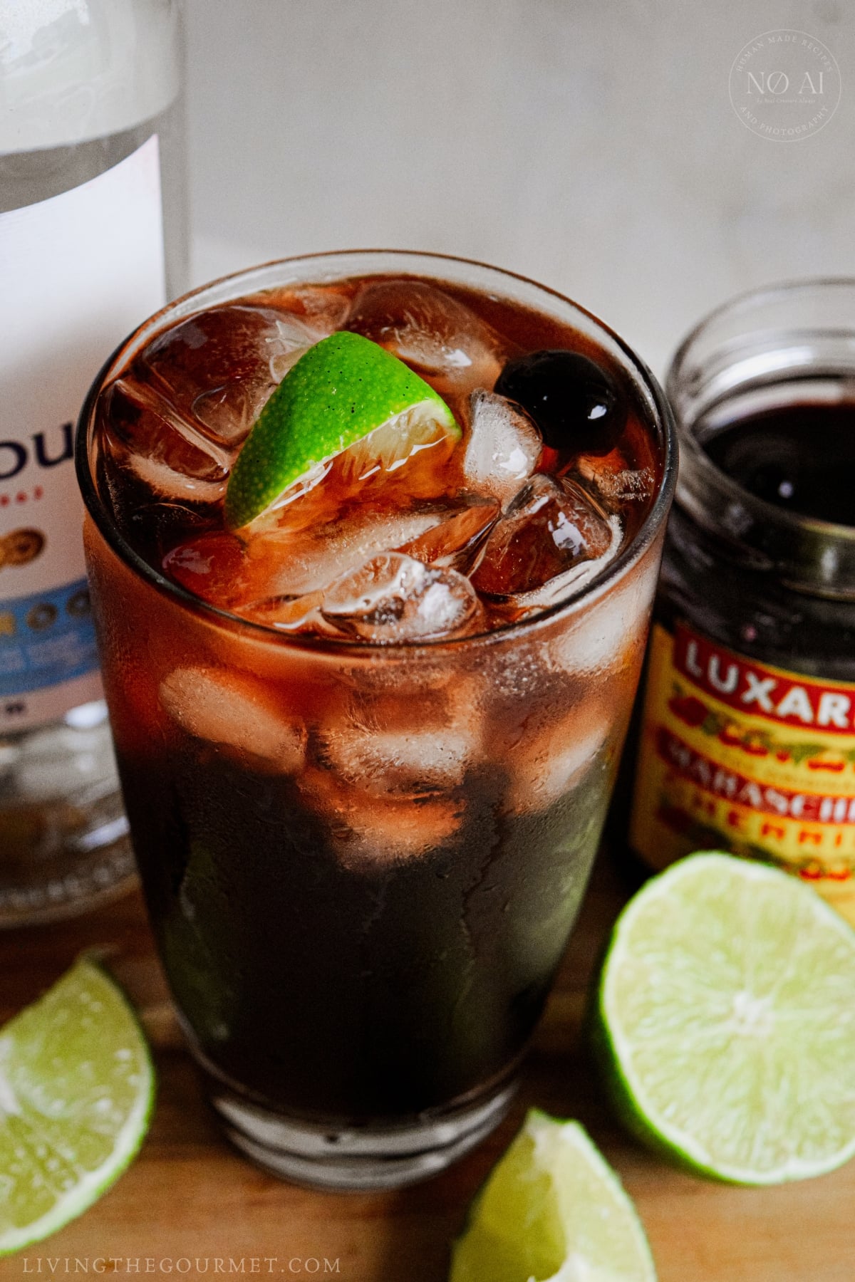 Refreshing and easy Cuba Libre Cocktail